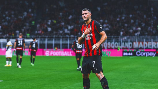 Santiago Gimenez Amid AC Milan Struggles: 'I never thought about leaving'