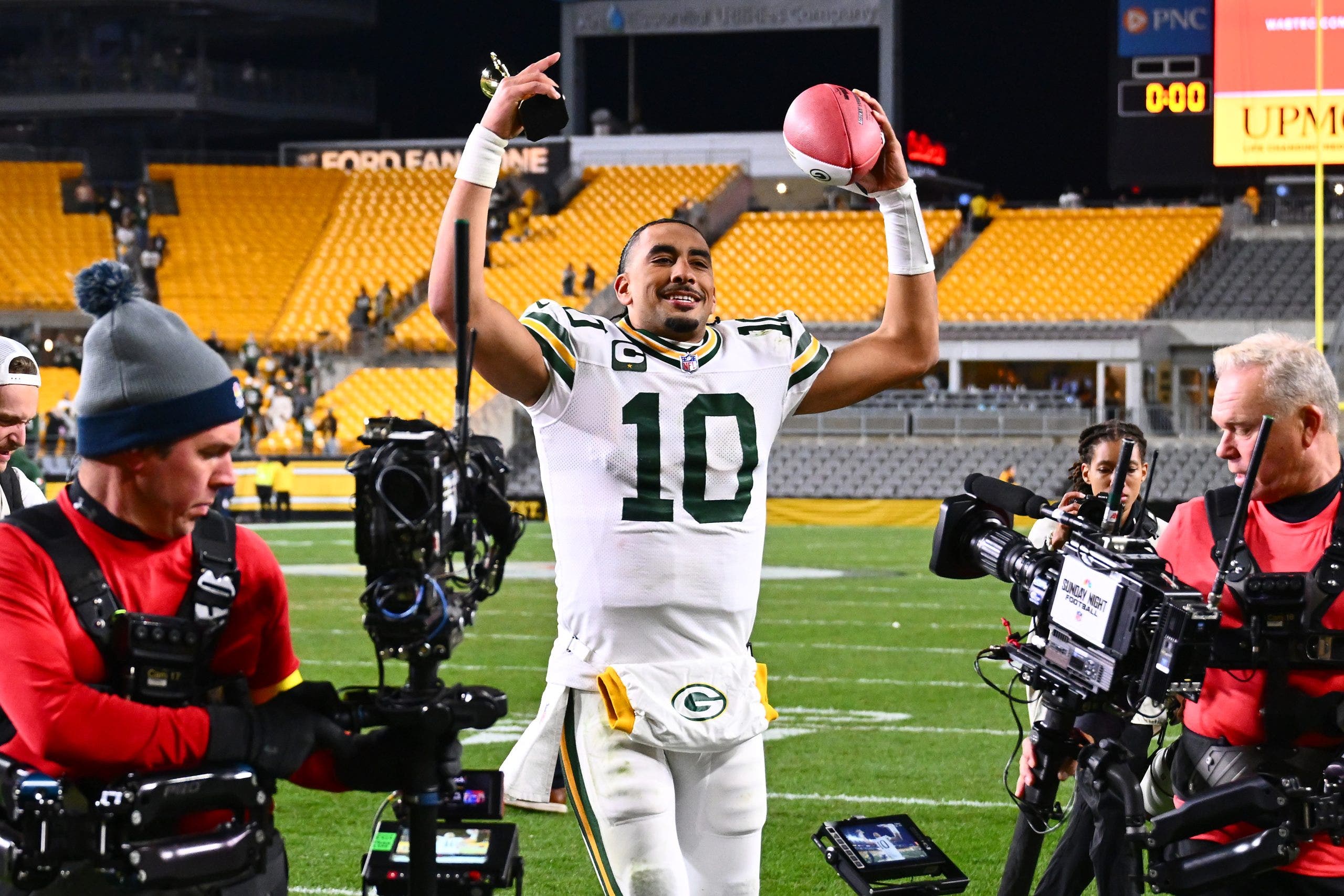 Jordan Love completed 20 straight passes in the Packers' victory over the Steelers. (Photo by Joe Sargent/Getty Images)