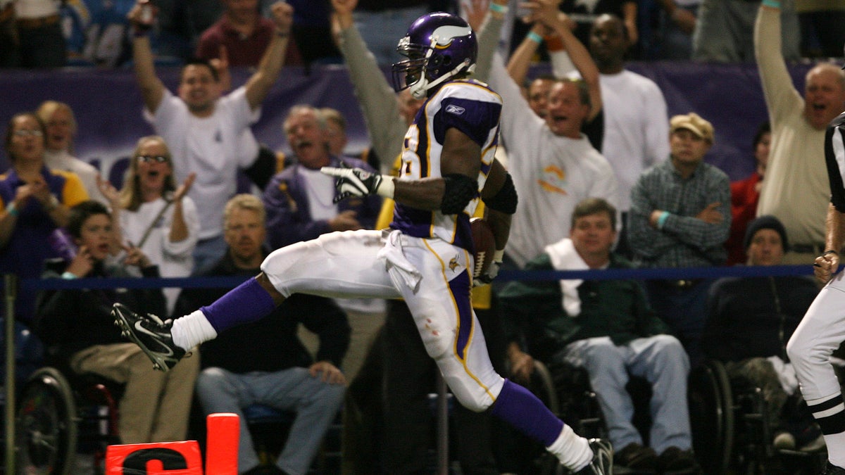 Adrian Peterson rushed for an NFL record 296 yards in the Vikings' win over the Chargers in 2007.. (Photo by JERRY HOLT/Star Tribune via Getty Images)