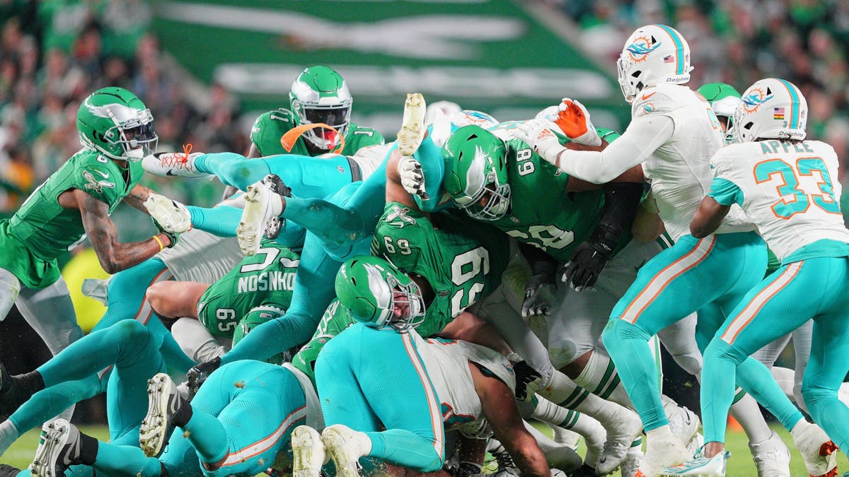 The Tush Push came two votes away from being banned this past offseason. (Photo by Andy Lewis/Icon Sportswire via Getty Images)