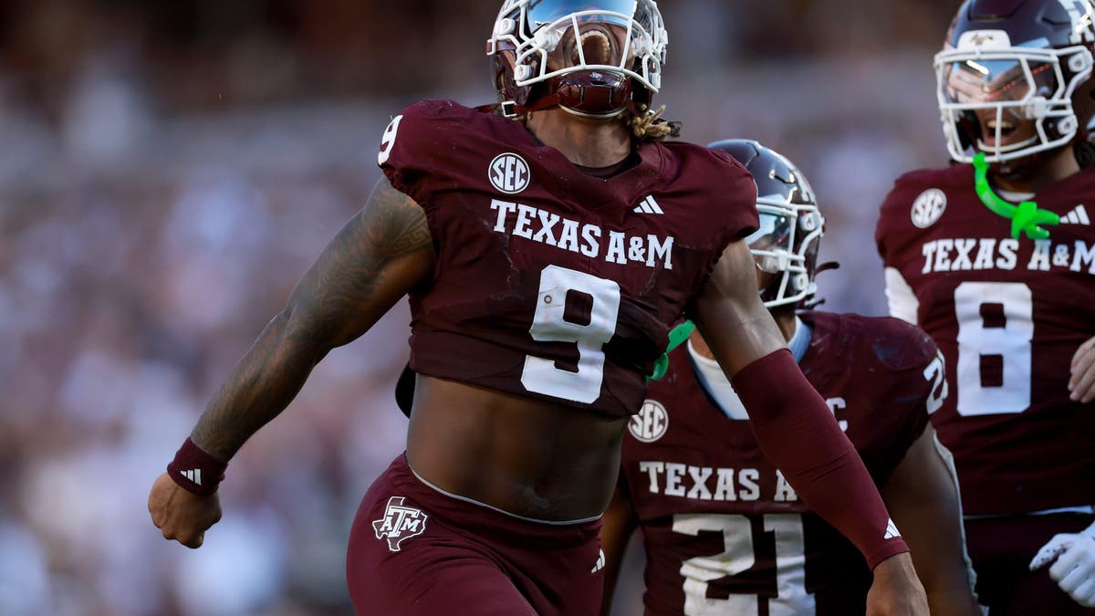 Could the Cowboys draft star edge rusher Cashius Howell as Micah Parsons' replacement? (Photo by Kenneth Richmond/Getty Images)