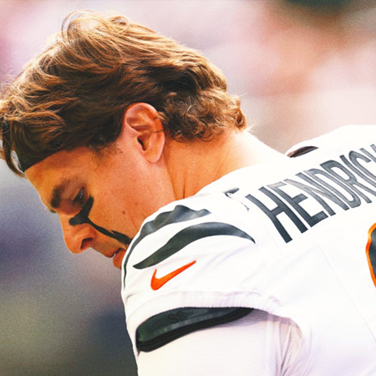 Image for NFL Trade Deadline Updates and Notable NFL Roster Changes From Jay Glazer