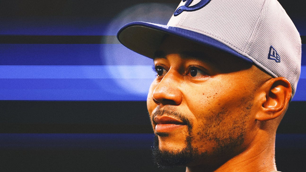 Dodgers' Mookie Betts Wins Roberto Clemente Award for Humanitarian Work