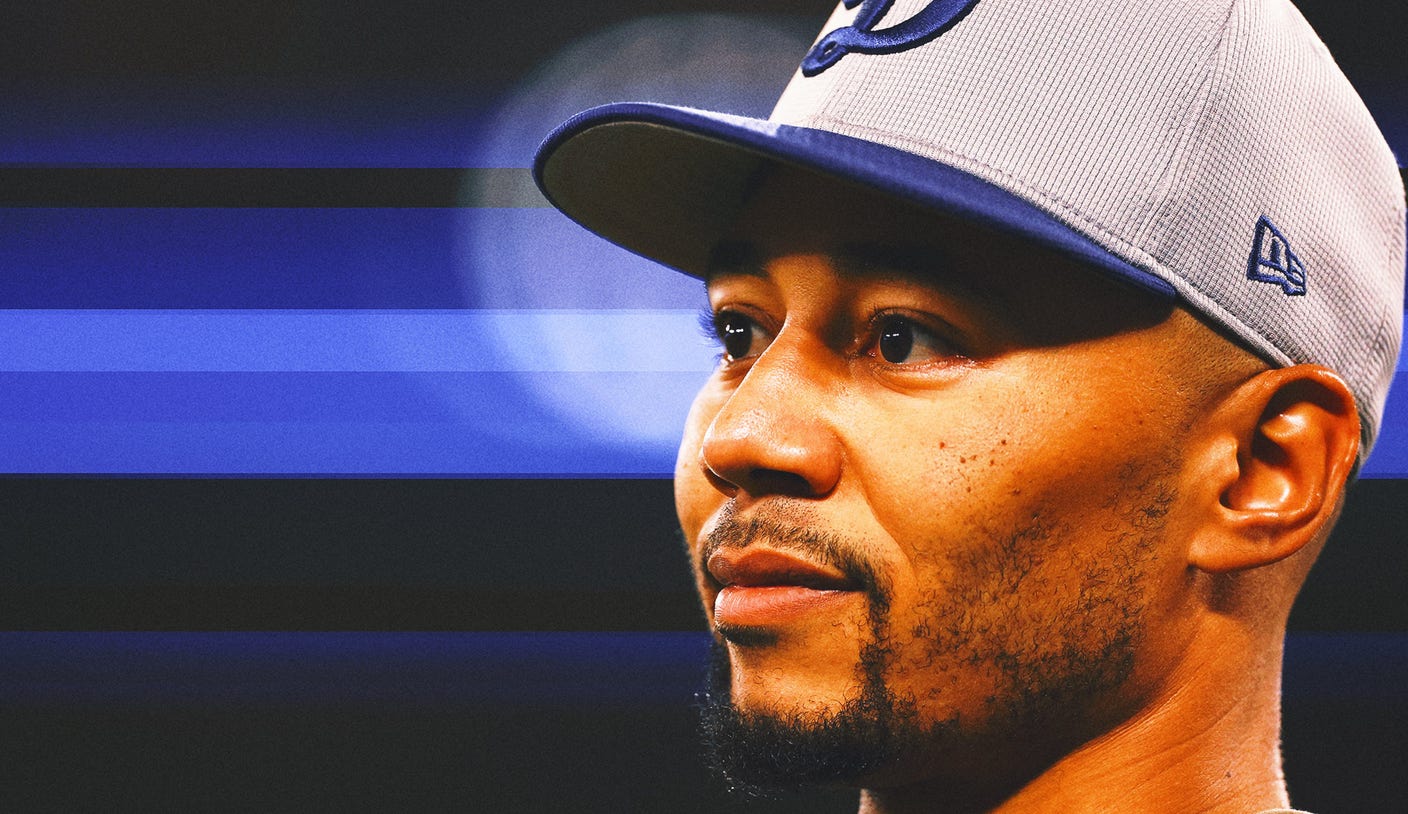 Dodgers' Mookie Betts Wins Roberto Clemente Award for Humanitarian Dodgers' Mookie Betts Wins Roberto Clemente Award for Humanitarian