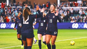 Emma Sears' Hat Trick Helps U.S. Women's Team Beat New Zealand