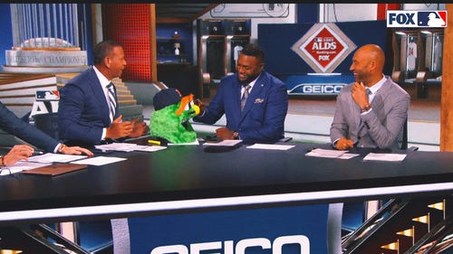 MLB Trending Image: 'Beat It Wally!': A-Rod Trolls Papi With Red Sox Mascot's Head After Playoff Exit