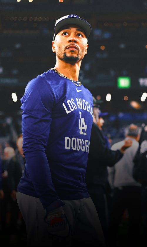 Dodgers' Mookie Betts Wins Roberto Clemente Award for Humanitarian Work