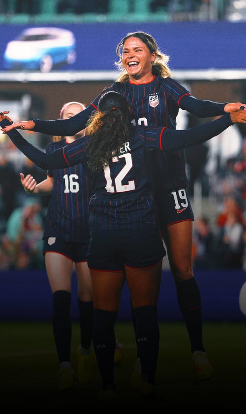 Emma Sears' Hat Trick Helps U.S. Women's Team Beat New Zealand