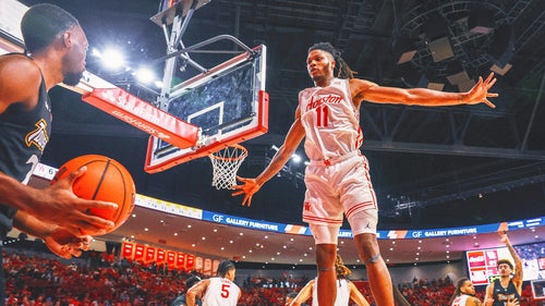 NEXT Trending Image: Men's CBK AP Top 25: Houston Leapfrogs Purdue to No. 1, Arizona up to No. 5