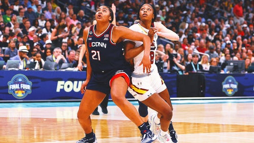 WOMEN'S COLLEGE BASKETBALL Trending Image: UConn, South Carolina Scheduled to Face Off in Hall of Fame Women's Showcase