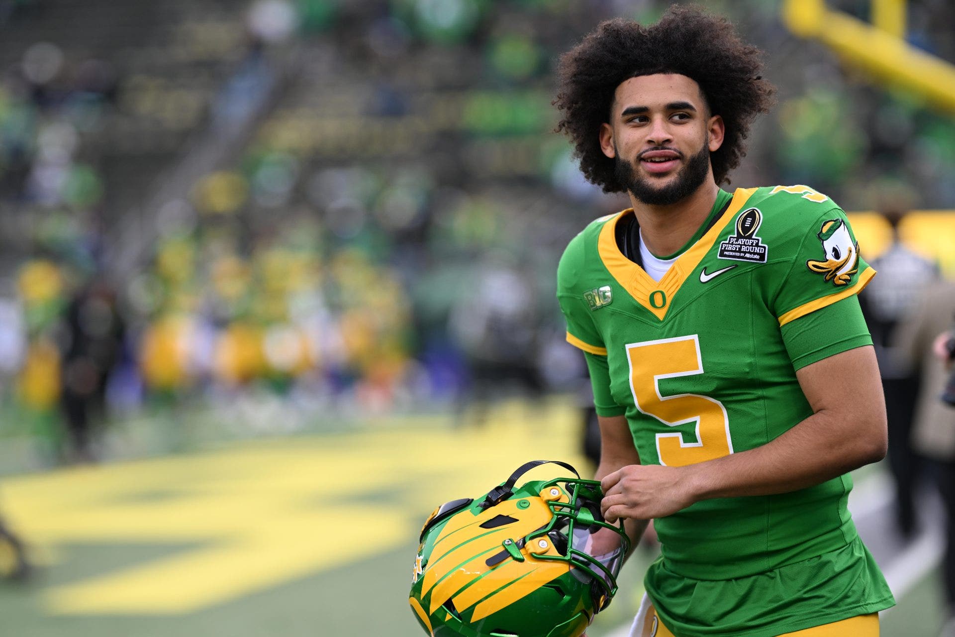 Dante Moore was considered to be a top pick in the 2026 NFL Draft before opting to stay at Oregon. (CFP/Getty Images)