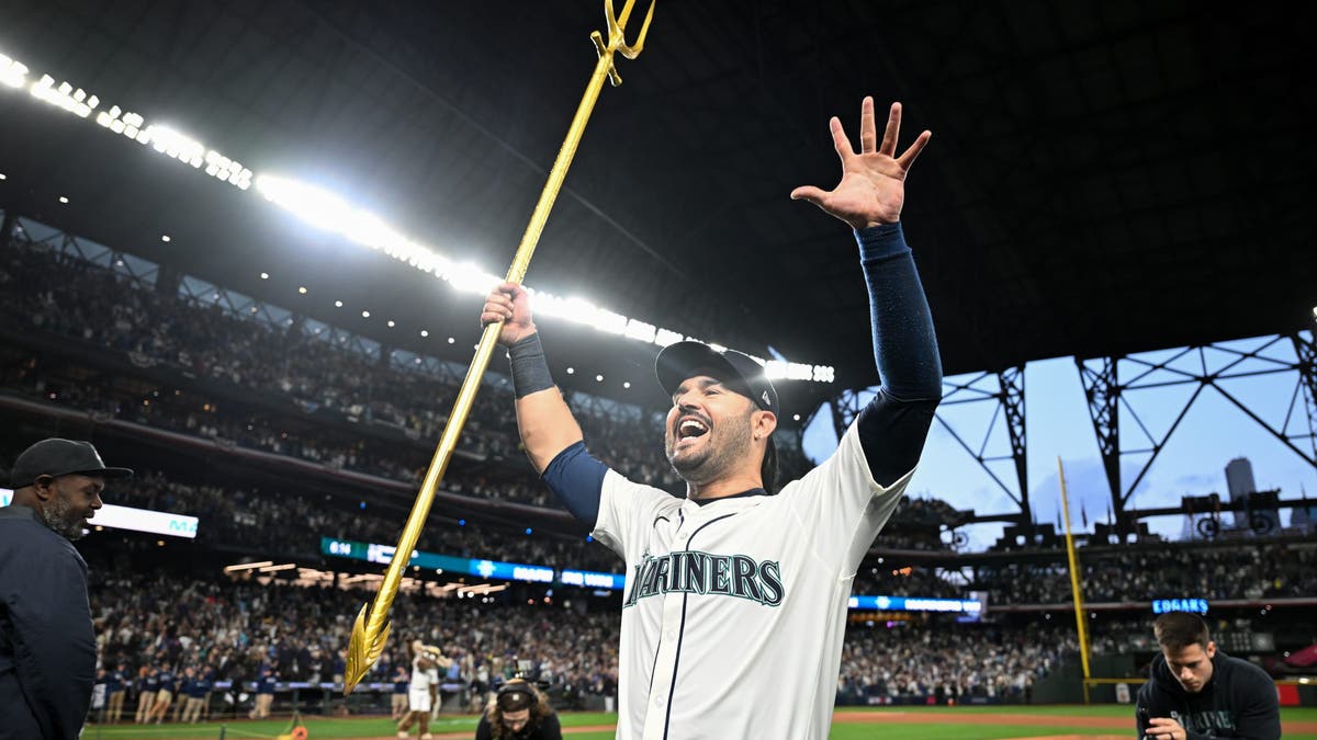 Eugenio Suárez viene de completar su segunda temporada con los Mariners. (Foto de Rod MLB vía Getty Images)