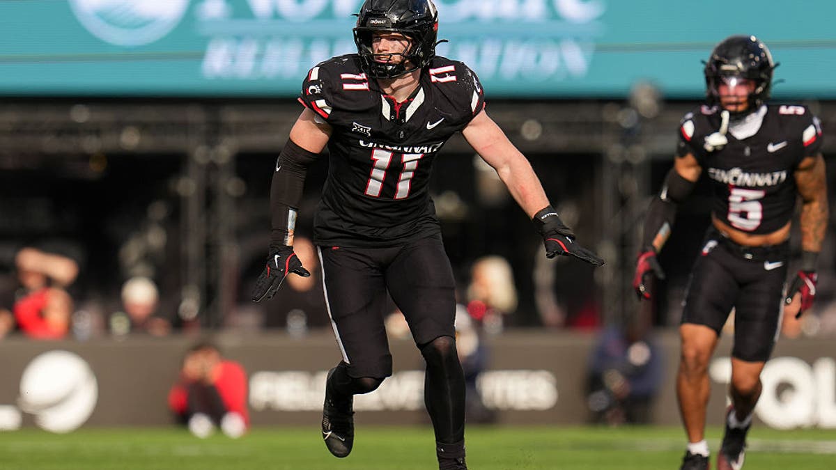 Jake Golday #11 of the Cincinnati Bearcats in action during the fourth quarter against the Arizona Wildcats at Nippert Stadium on November 15, 2025 in Cincinnati, Ohio.  (Photo by Dylan Buell/Getty Images)