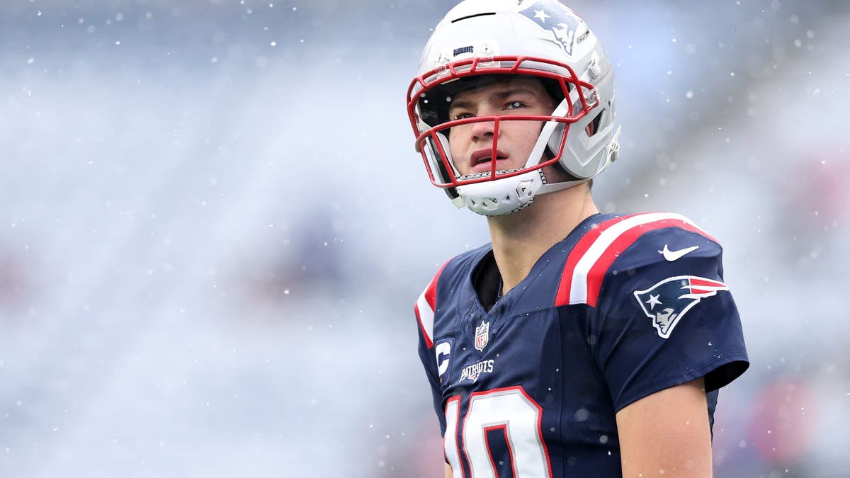 Drake Maye and the Patriots' offense came to a halt in the second half of their loss to the Bills on Sunday. (Photo by Jordan Bank/Getty Images)
