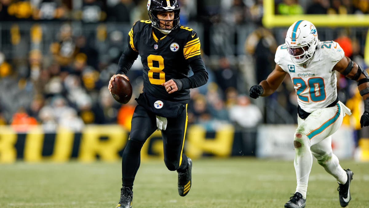 Aaron Rodgers has helped the Steelers post an 8-6 record so far this season as he turned 42 earlier in December. (Photo by Lauren Leigh Bacho/Getty Images)