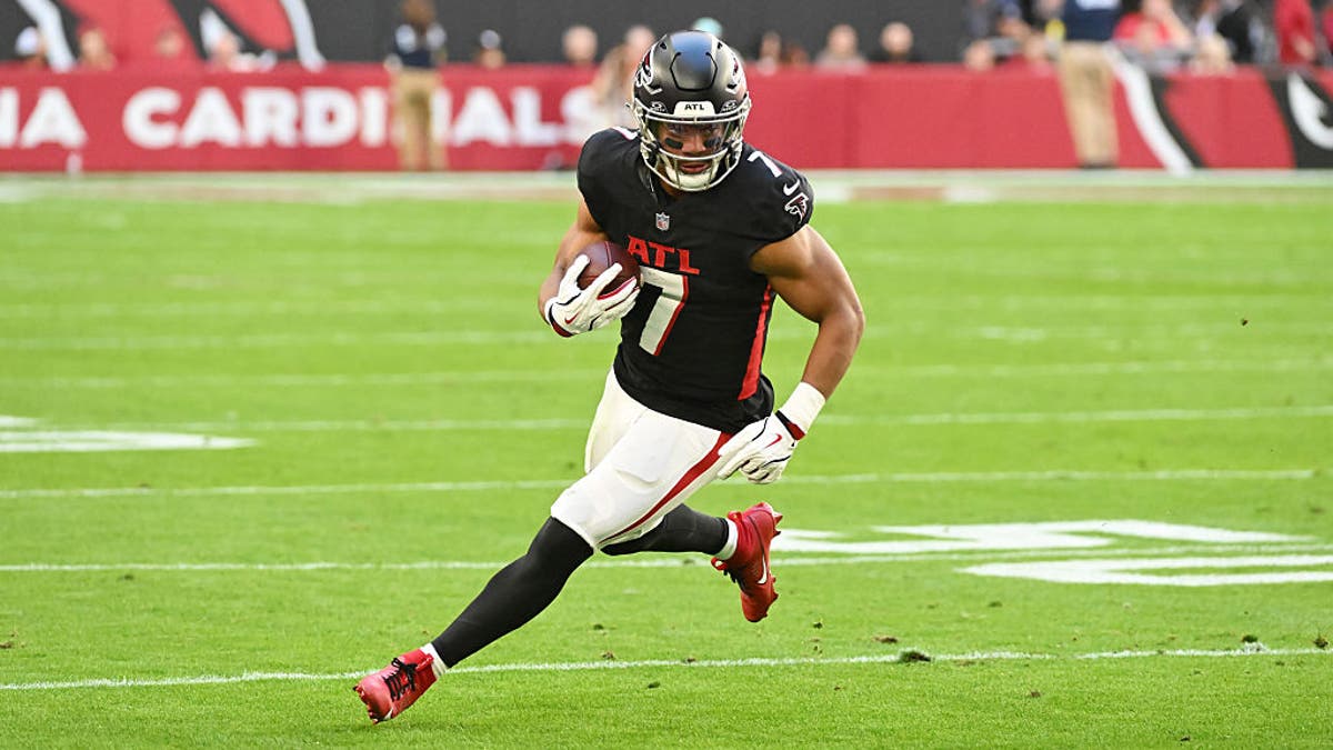 Imagine what the Falcons season would look like had they utilized Bijan Robinson better. (Photo by Norm Hall/Getty Images)