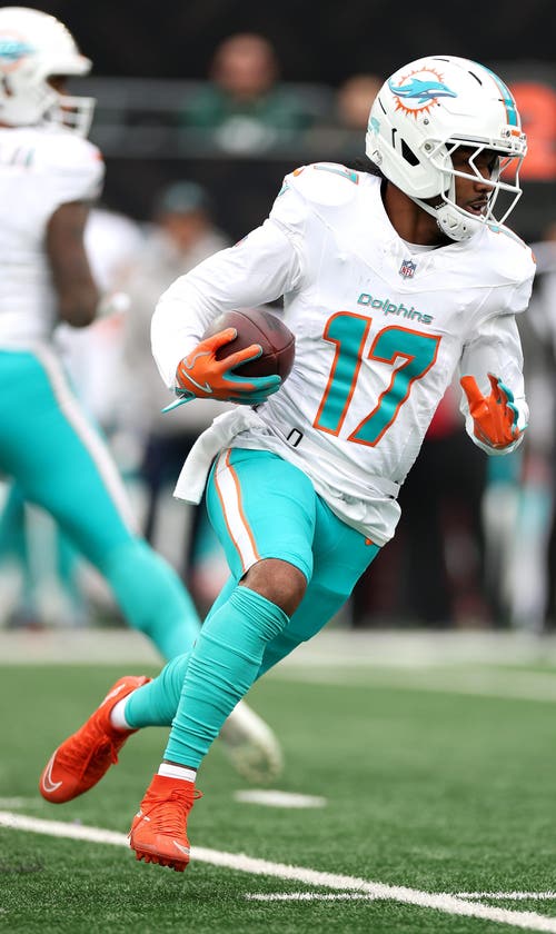 DraftKings Promo Code: Bet $5, Get $200 on Dolphins vs Steelers