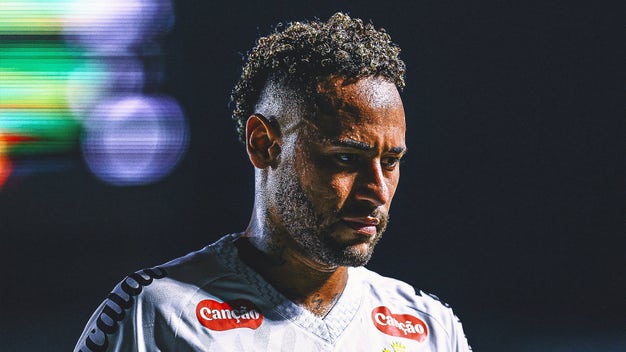 No World Cup For Neymar? Brazil Star Set For Knee Surgery After Helping Santos Avoid Relegation