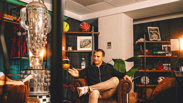 Alex Palou Takes Indy 500 Trophy on 'Super Special' Visit to Spain