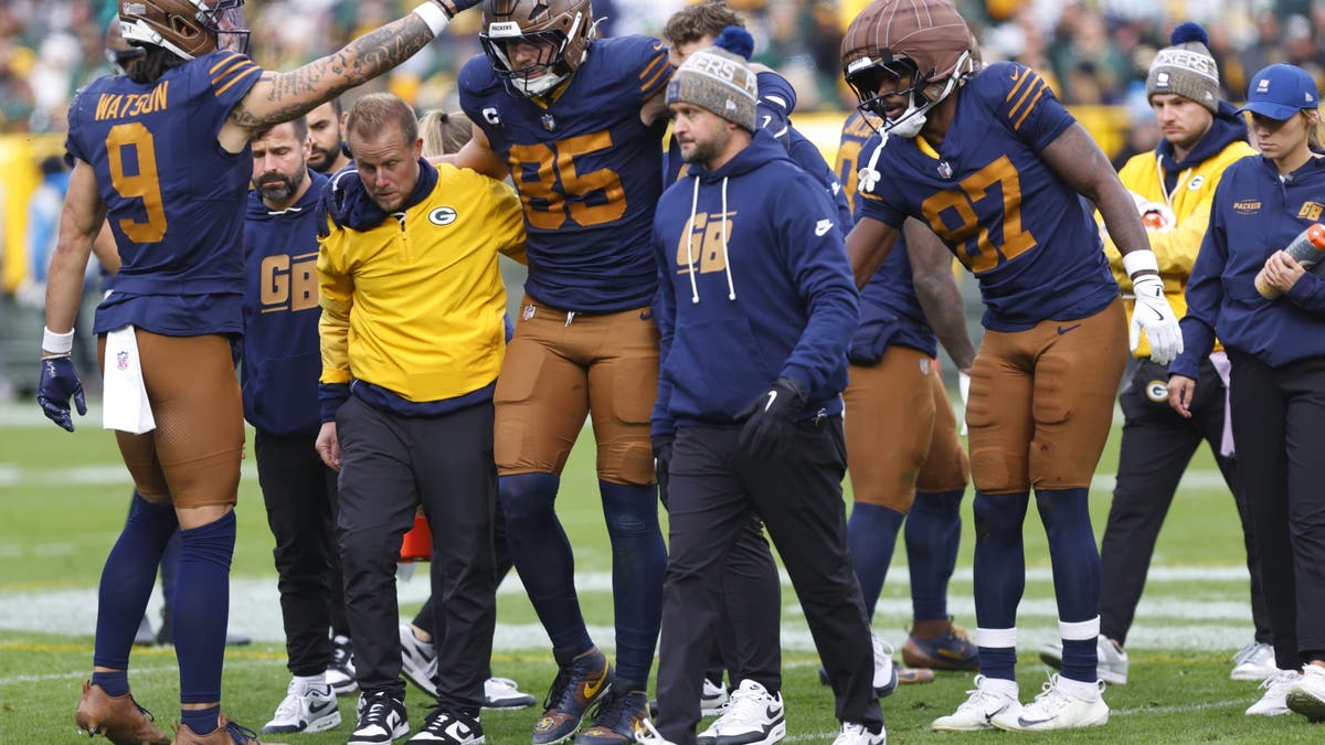 Packers tight end Tucker Kraft's standout year ended early during a torn ACL in Week 9. Will he be able to get back on track and recover in time for Week 1 in 2026? (Photo by Larry Radloff/Icon Sportswire via Getty Images)