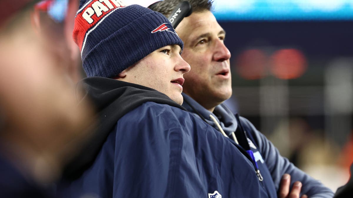 Drake Maye and Mike Vrabel not only have Patriots fans thinking that they might be reliving the dynasty days, but they also have Tom Brady saying that order has been restored in the NFL. (Photo by Winslow Townson/Getty Images)
