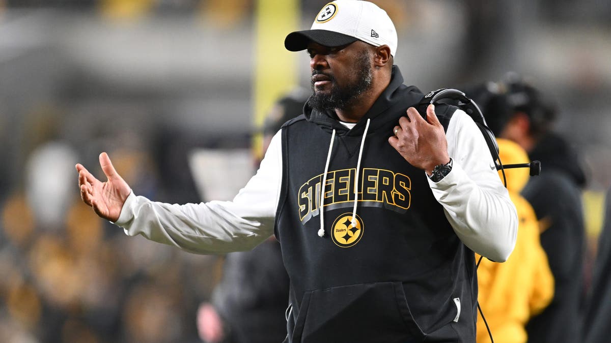 Mike Tomlin was able to help the Steelers take down the Ravens in Week 18 for the AFC North title, but Pittsburgh's head coach might still be on the hot seat. (Photo by Joe Sargent/Getty Images)