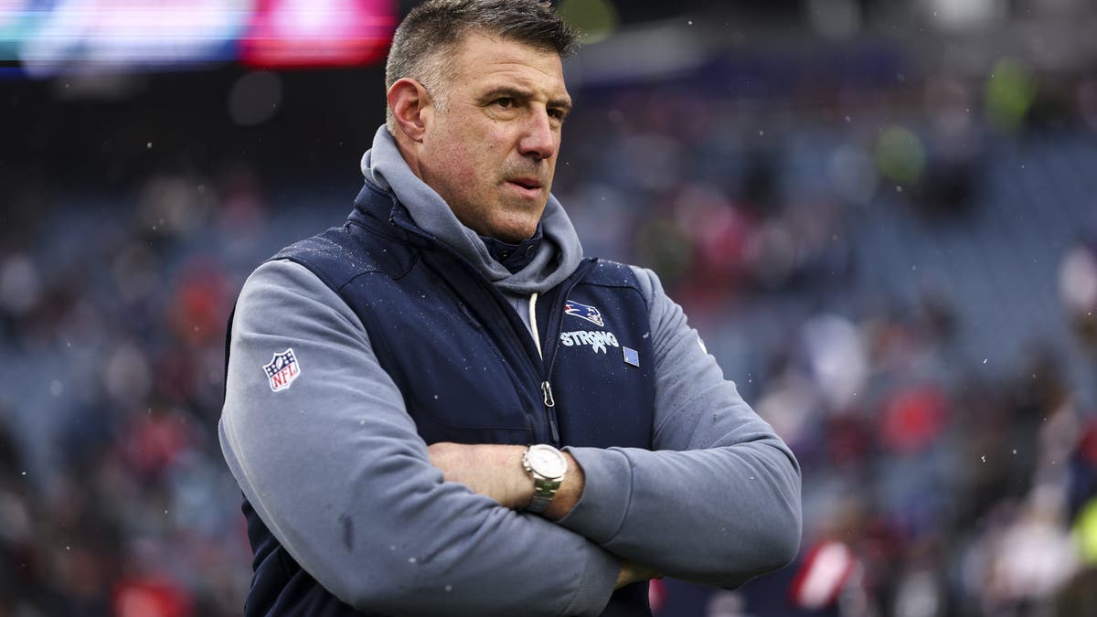 Mike Vrabel has the Patriots one win away from the Super Bowl in his first year as head coach. (Photo by Kevin Sabitus/Getty Images)