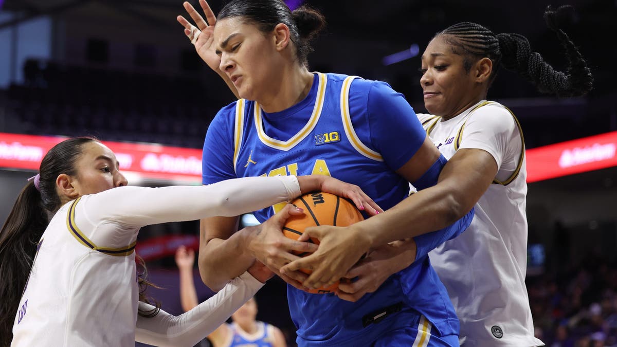 Incluso frenar a Lauren Betts y UCLA resultado difícil esta temporada. (Foto de Geoff Getty Images)