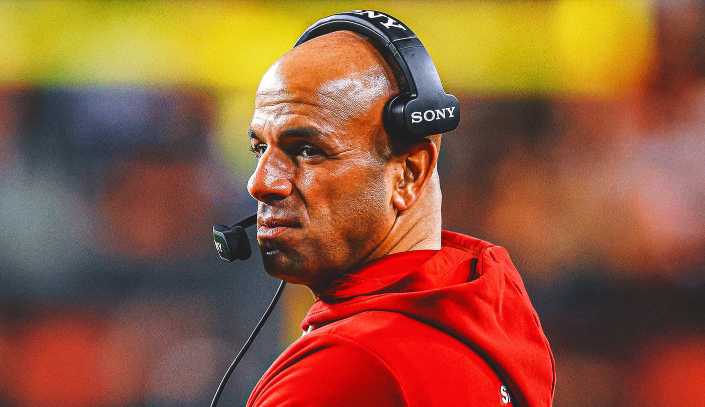 Titans Reportedly Set To Rent 49ers DC Robert Saleh As New Head Coach