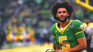COLLEGE FOOTBALL Trending Image: QB Dante Moore Turns Down NFL, Will Remain at Oregon for 2026