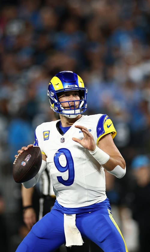 DraftKings Promo Code: Bet $5, Get $300 on the Patriots vs Texans or Bears vs Rams Matchups Today