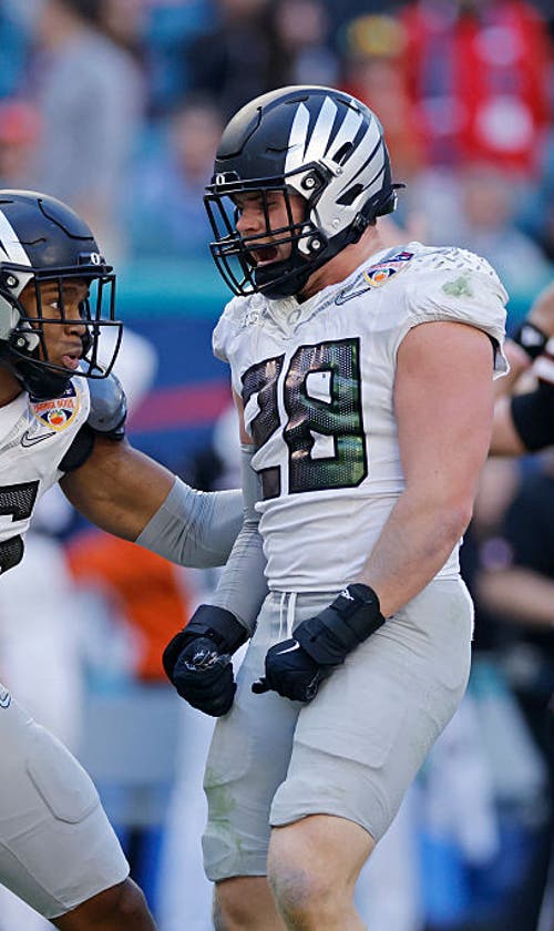 How to Watch Oregon vs. Indiana: Peach Bowl Semifinal Time, TV Channel, Live Stream