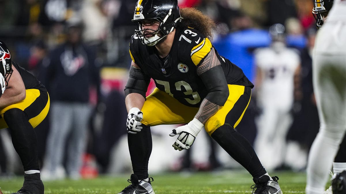 Steelers guard Isaac Seumalo is our second-highest ranked guard who's set to hit free agency this offseason. (Photo by Perry Knotts/Getty Images)