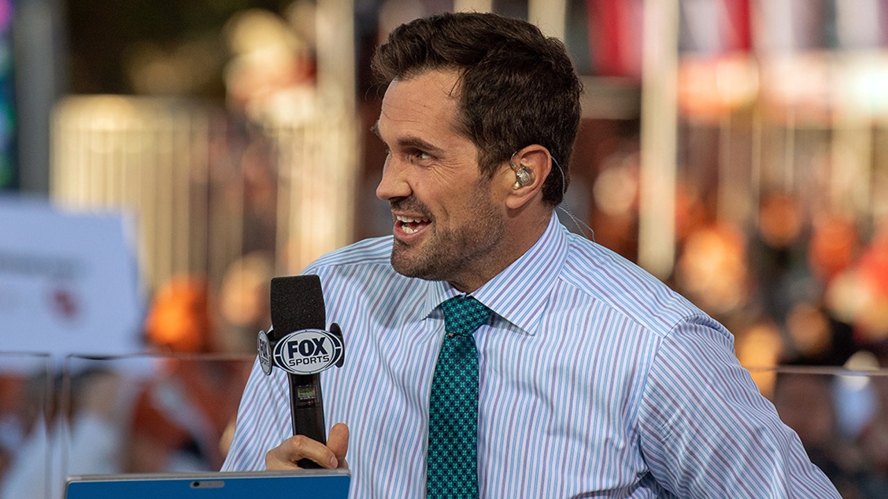 Matt Leinart at the 2019 Red River Showdown
