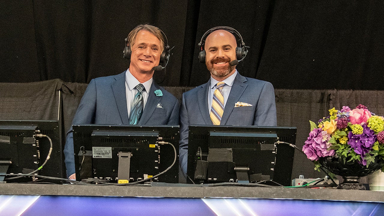 Terry Simons and John Strong at the 2020 Masters Agility Championship at Westminster