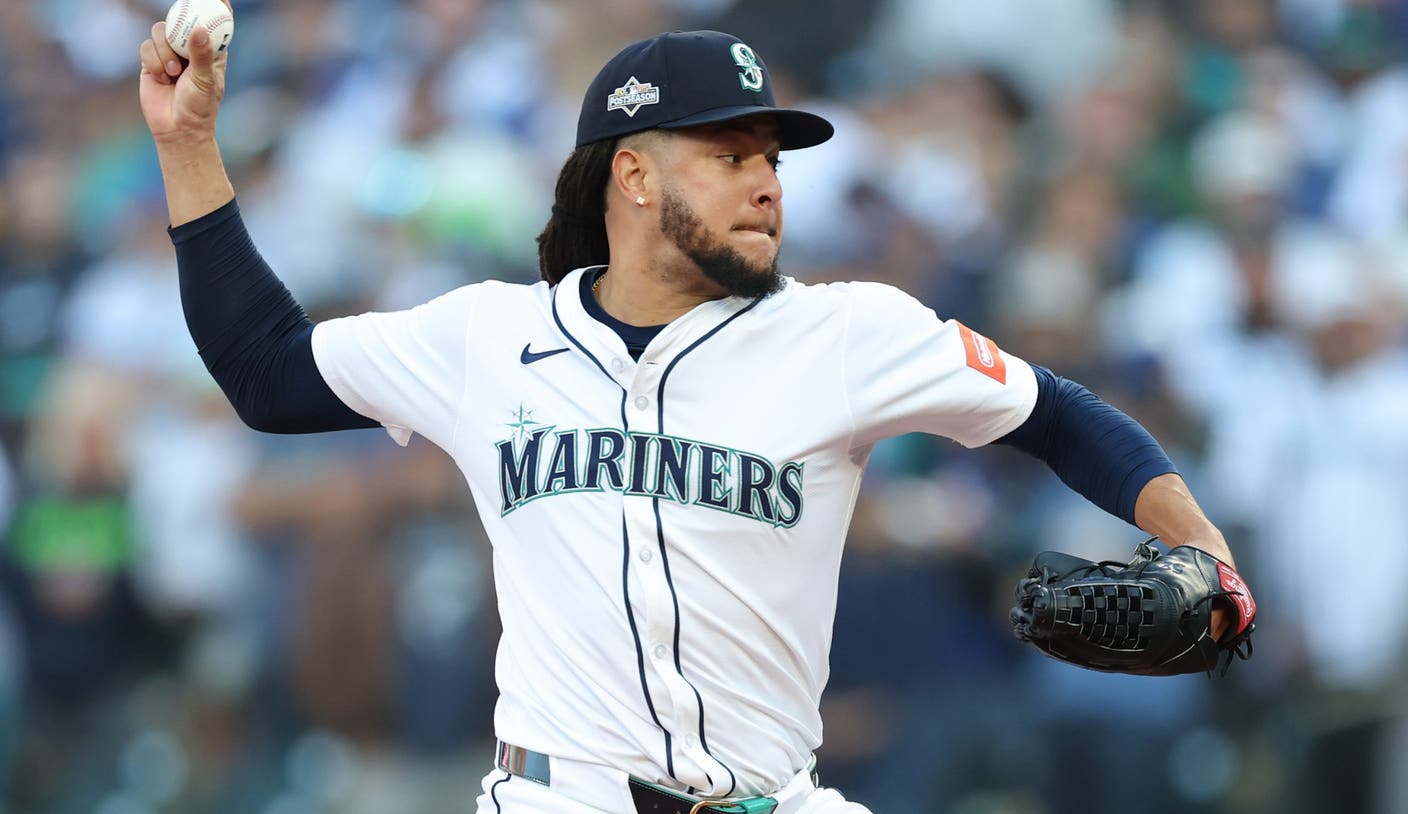 White Sox Acquire Starting Pitcher Luis Castillo From Mariners In 4-Player Trade