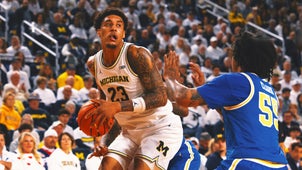 COLLEGE BASKETBALL Trending Image: Men's CBK AP Top 25: Michigan Claims No. 1 For 1st Time in Over 13 Years