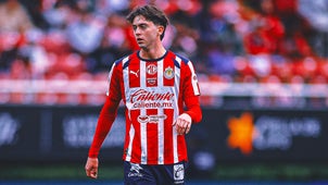 MEXICO MEN Trending Image: Mexico Announces Roster For Iceland Friendly; 7 Chivas Players Called Up