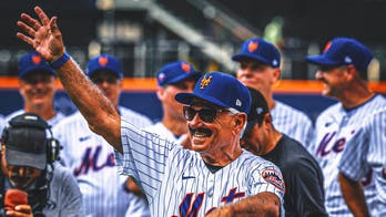 Mets To Have Bobby Valentine Disguise Night ft. 15,000 Fake Mustache-Glasses