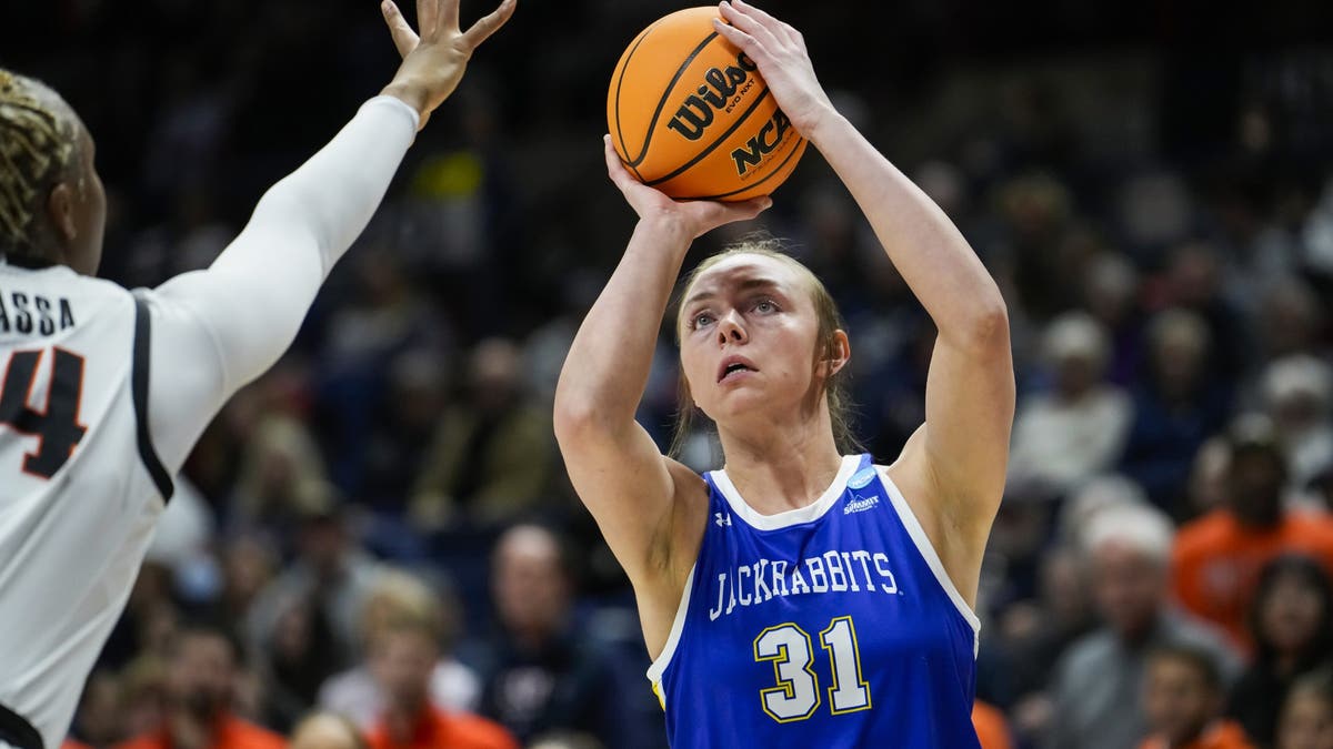 This isn't Brooklyn Meyer's first time at The Big Dance. (Photo by Joe Buglewicz/Getty Images)