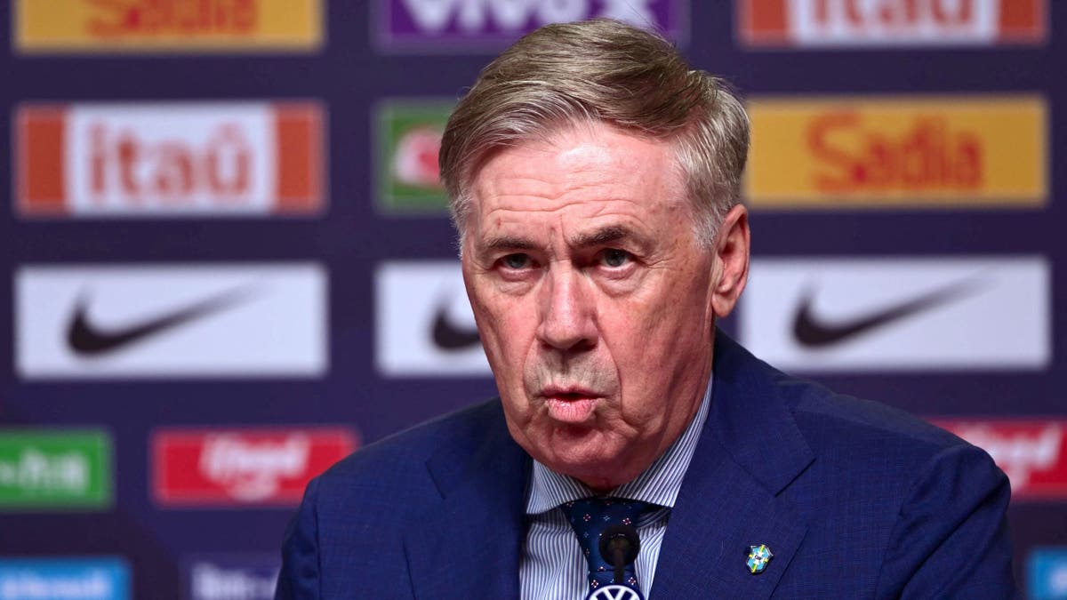 FBL-BRA-COACH-PRESSER