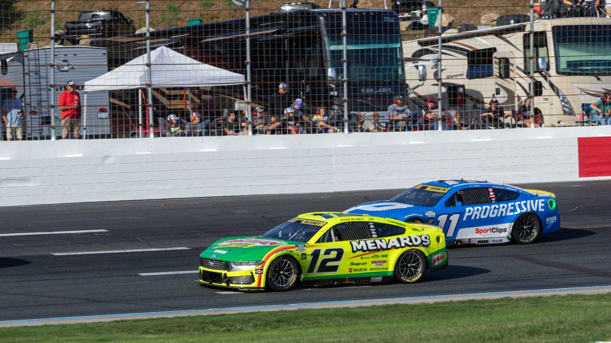 2026 NASCAR Odds: Ryan Blaney, Denny Hamlin Tied Atop Board for Phoenix