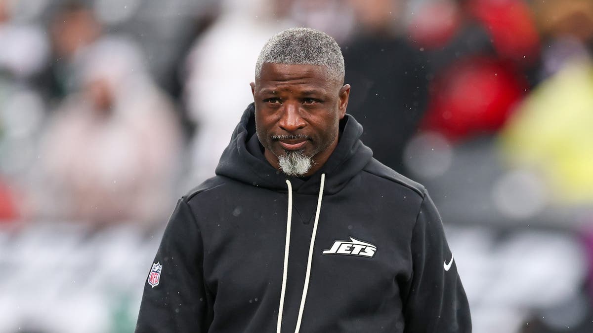 Aaron Glenn is going to put his mark on the Jets' defense next season. (Ishika Samant/Getty Images)