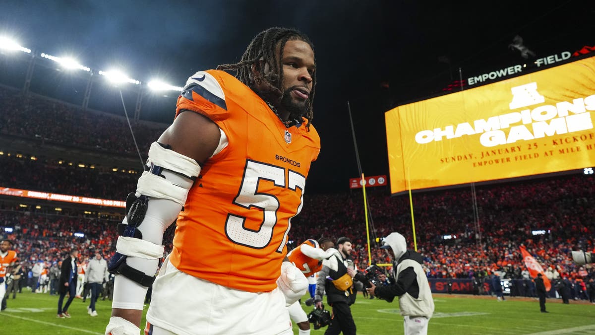 Dre Greenlaw is back with the 49ers after a season with the Broncos. (Photo by Cooper Neill/Getty Images)