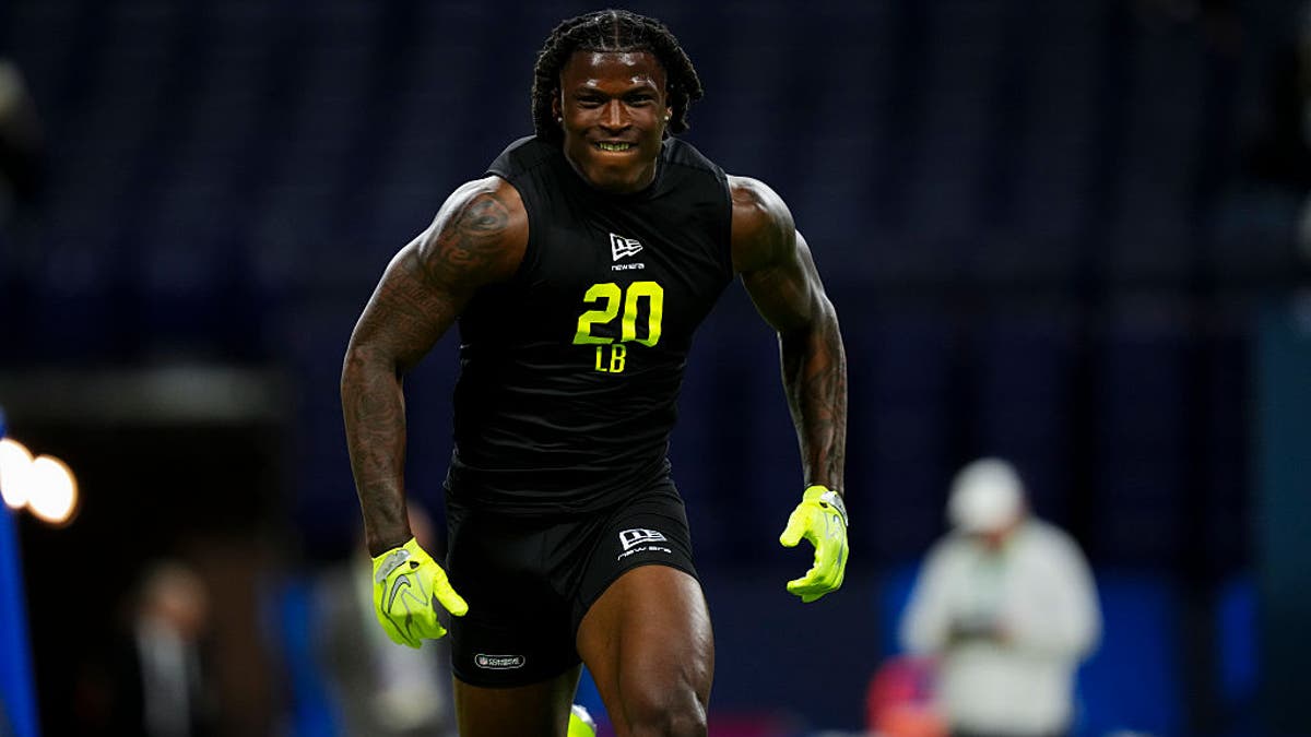 Arvell Reese's 4.46 40-yard dash was the fastest of any defensive end at the 2026 NFL combine. (Photo by Cooper Neill/Getty Images)