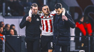 FIFA WORLD CUP MEN Trending Image: 'Not Good News': USA Defender Sergino Dest Limps Off With Hamstring Injury In PSV Win