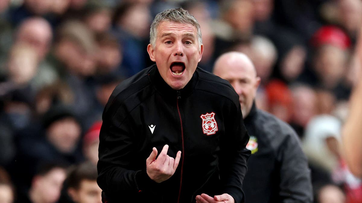 Charlton Athletic v Wrexham AFC - Sky Bet Championship