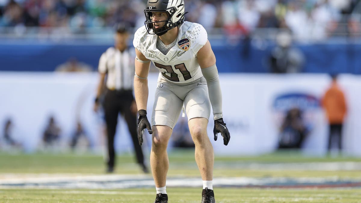 Dillon Thieneman of Oregon (Photo by David Rosenblum/Icon Sportswire via Getty Images)