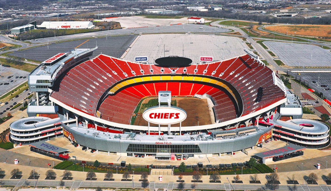 Chiefs Owner Clark Hunt: 'We're Making Progress' on Domed Stadium Renderings