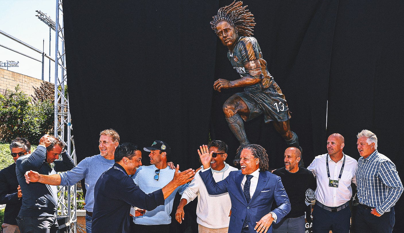 USA Icon Cobi Jones Immortalized With Statue, Reus Leads Galaxy To Victory